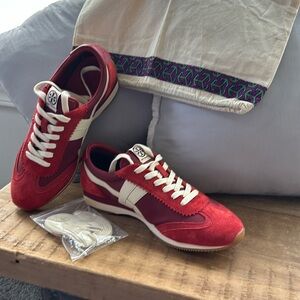 Tory Burch Hank Sneaker in Berry Size 10.5 LIKE NEW